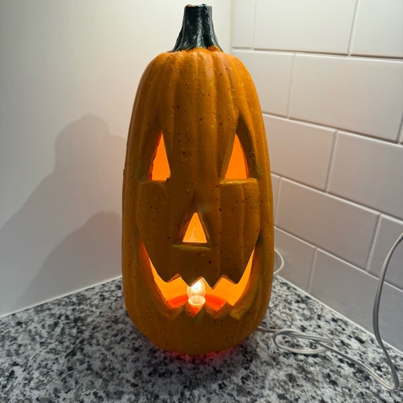 Vintage Halloween Light up Jack O Lantern Pumpkin - Picture 2 of 5